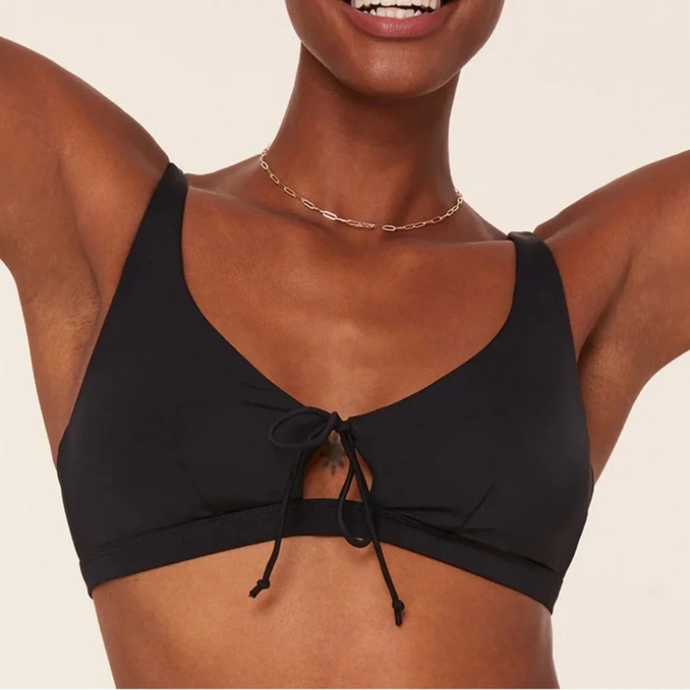 Andie The Crete Bikini Top Swimsuit Black‎ size Small NWT